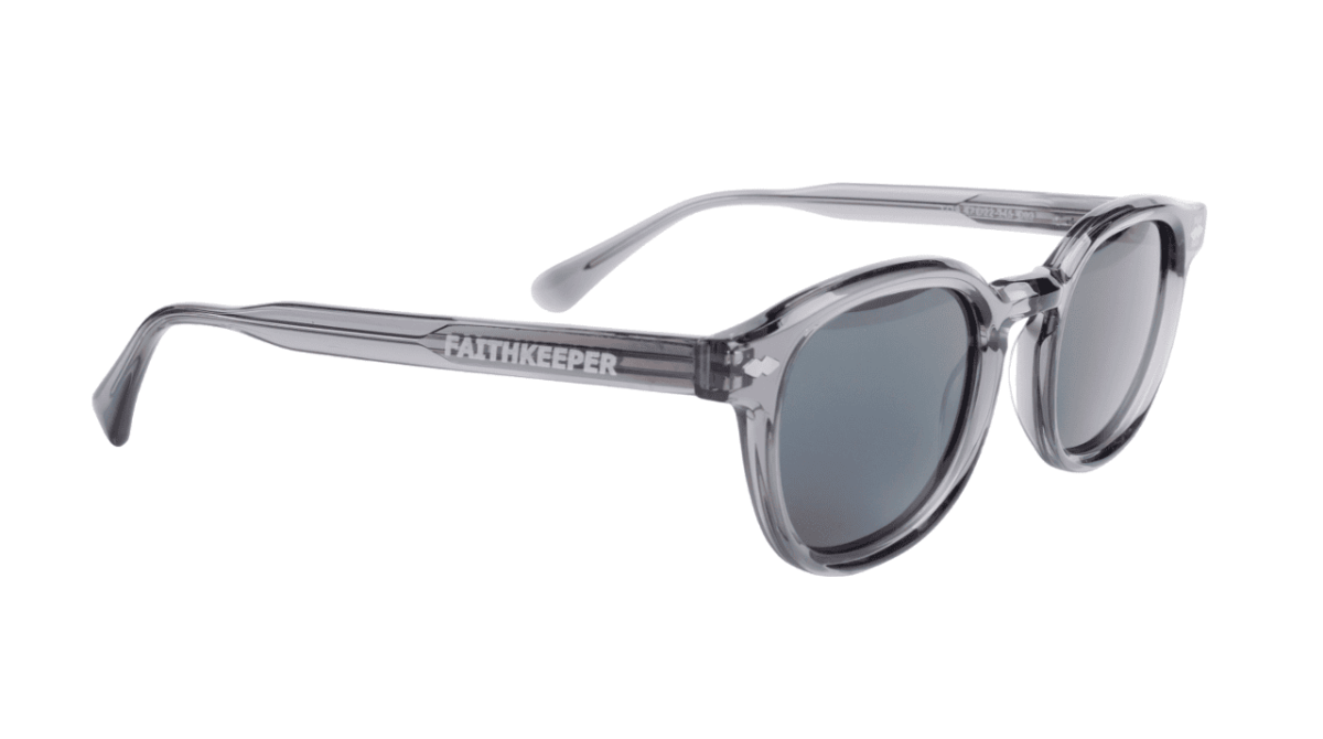 Gafas de sol hombre y mujer polarizadas de alta calidad protección categoría 3 UV400, con montura de bioacetato color gris translúcido Modelo molay